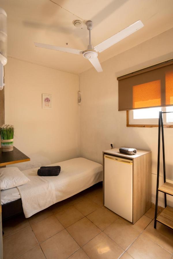 Tigaki Mall Hostel Bagian luar foto